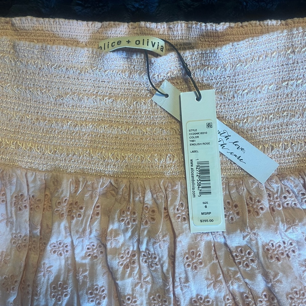 Bethie Mini Skirt in English Rose
ALICE + OLIVIA - Picture 4 of 4